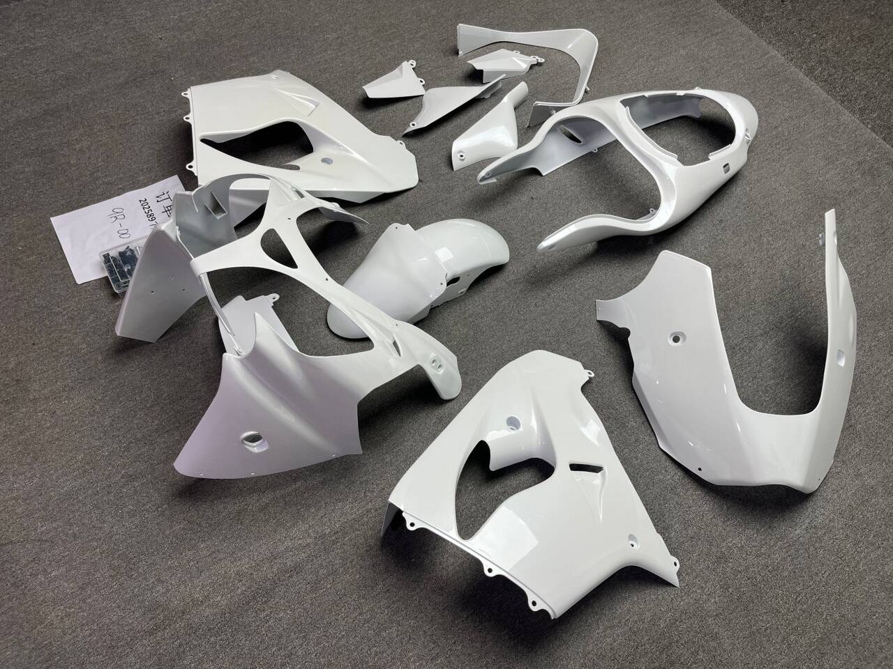 Kawasaki ZX9R 2000-2001 Pearl White & Glossy black