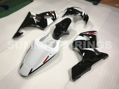 Fairings For Suzuki - GSXR600-750 K1 2001-2003 Black and white