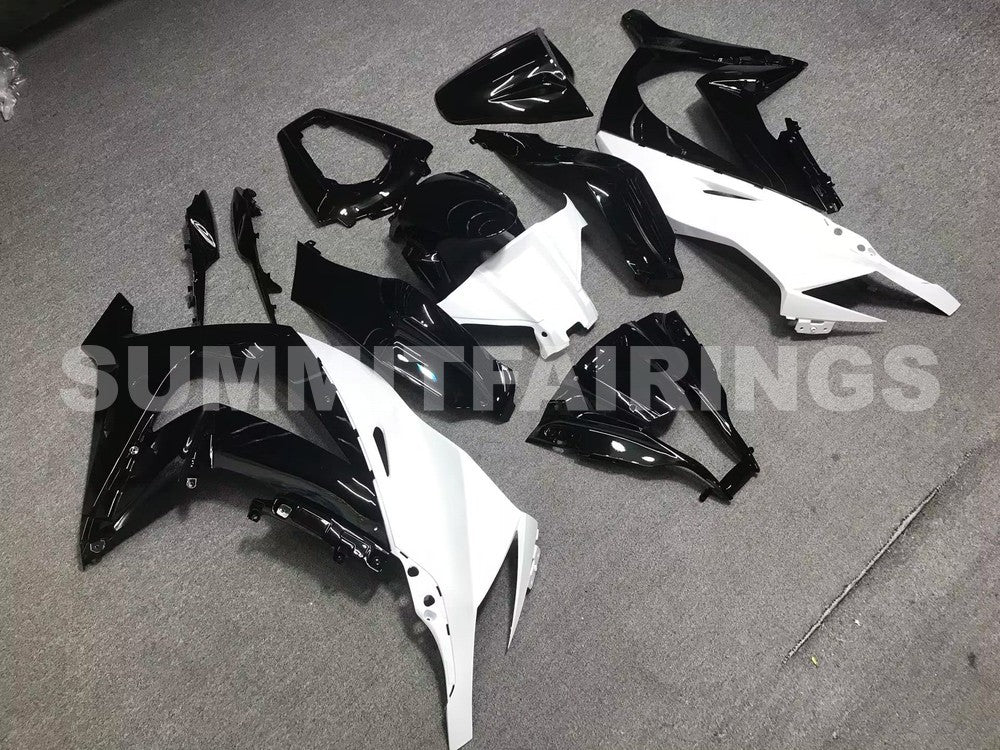 カインダメ　黒白セット Fairings For Plastics Kawasaki ZX10R Ninja White Black ZX10R (2011
