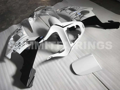 Fairings For Suzuki GSXR 1000 White & Black Corona (2000-2002)